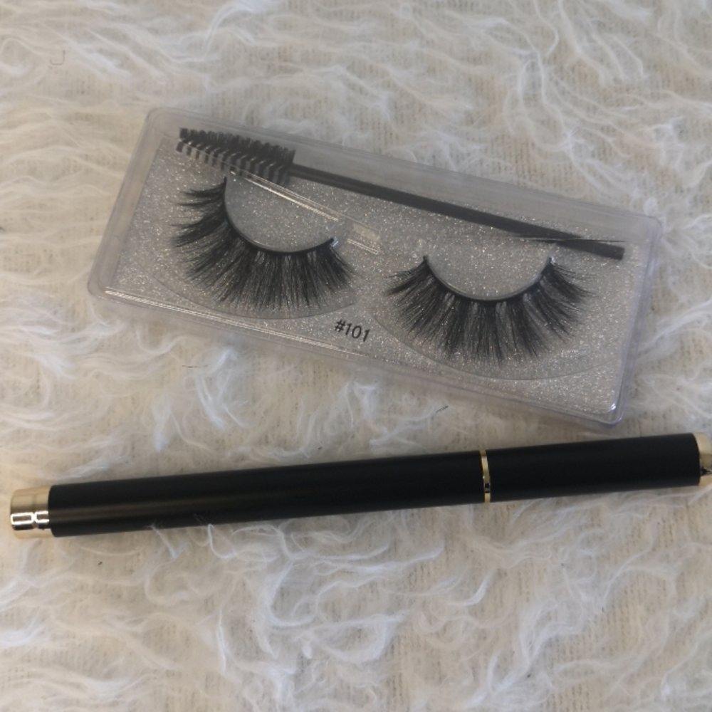 NWOT 2 in 1 Black Eyeliner and Eyelash Adhesive